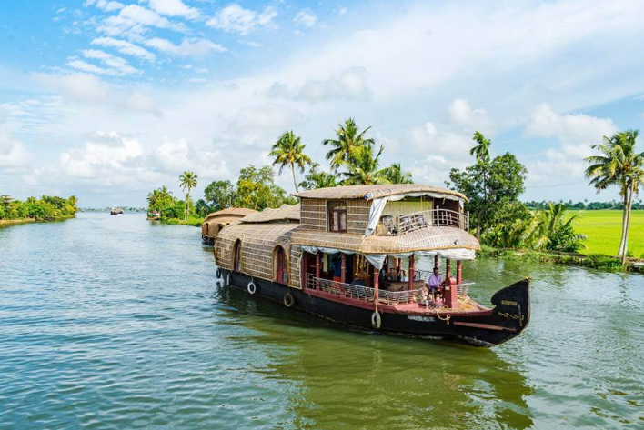 tourist bus available alappuzha